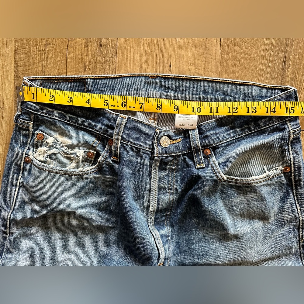 Perfect Distressed broken in Men's Jeans - Picture 2 of 6
